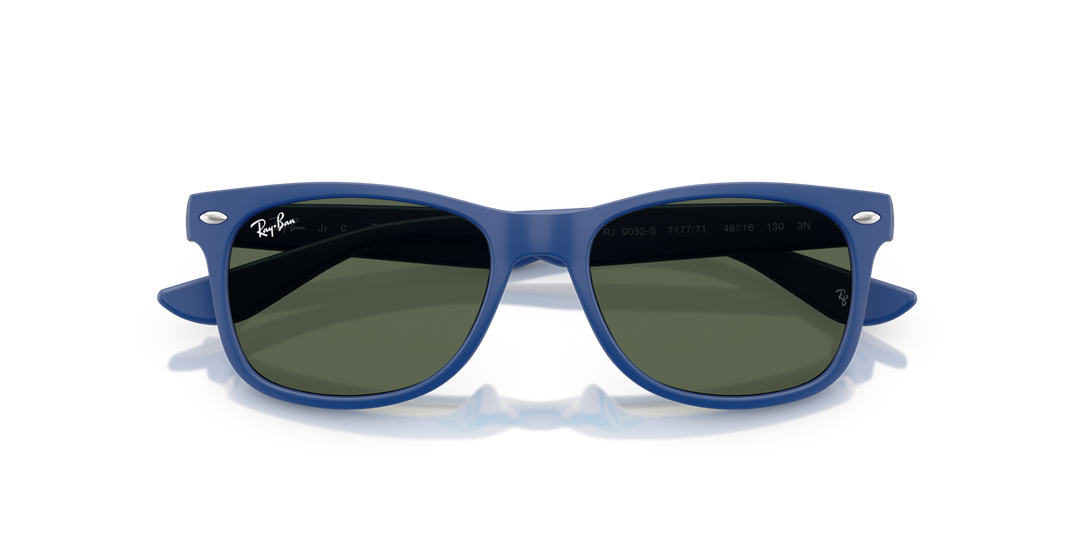 RAY-BAN JUNIOR RAY-BAN RJ9052S JUNIOR NEW WAYFARER 717771 Goma Azul, vista frontal con varillas plegadas 