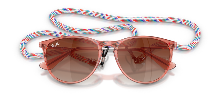 RAY-BAN JUNIOR RAY-BAN RJ9060S JUNIOR ERIKA 7225S0 Rojo Traslúcido, vista frontal con varillas plegadas 