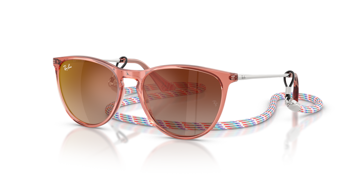 RAY-BAN JUNIOR RAY-BAN RJ9060S JUNIOR ERIKA 7225S0 Rojo Traslúcido, vista tres cuartos 