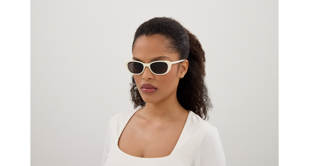 Saint Laurent SL 822 — color 004, medida 52 — fotografía oficial en modelo 