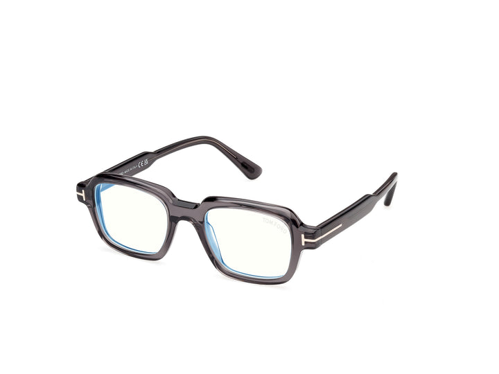 TOM FORD FT6123-B — color 020, medida 48 — vista tres cuartos 