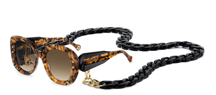 CAROLINA HERRERA HE0254/S havana, vista principal de tres cuartos con cadena 