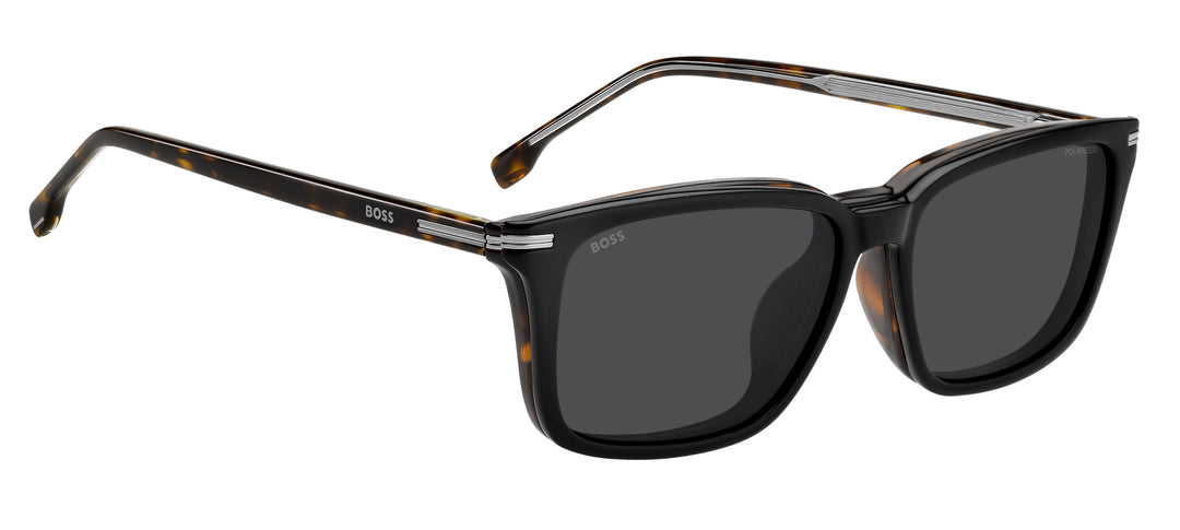 BOSS 1847/G/C havana, ángulo alternativo de tres cuartos con clip colocado 