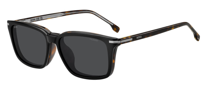BOSS 1847/G/C havana, vista de tres cuartos con clip colocado 
