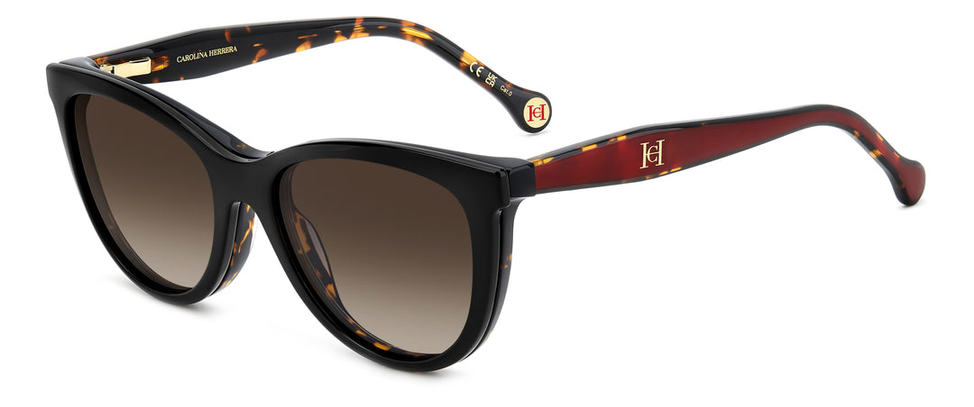 CAROLINA HERRERA HER 0259/CS havana, vista de tres cuartos con clip solar montado 