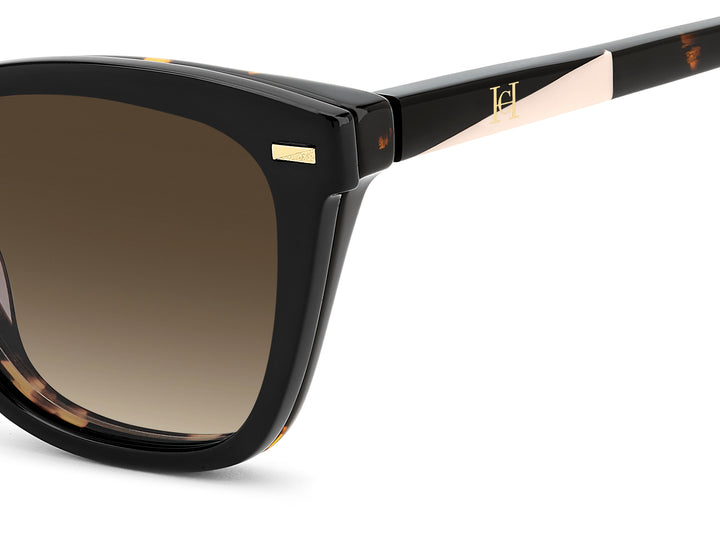 CAROLINA HERRERA HER 0334/C havana, detalle del logotipo y la bisagra 