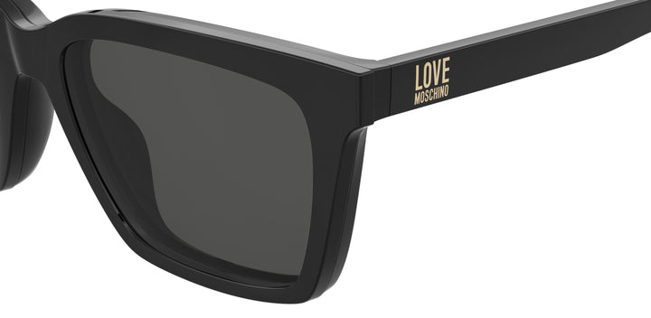 LOVE MOSCHINO MOL661/C negro, detalle del logotipo y la bisagra 