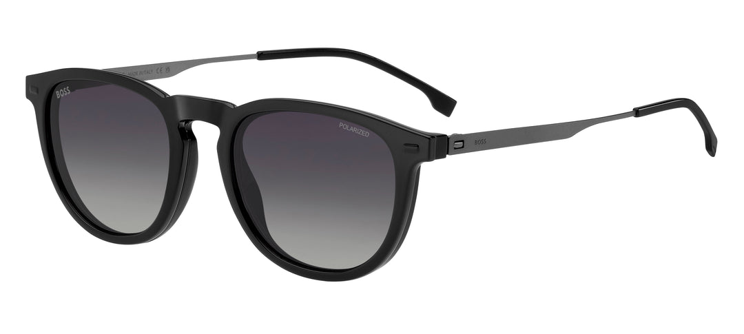 BOSS 1640/CS negro y gris, vista de tres cuartos con clip solar montado 