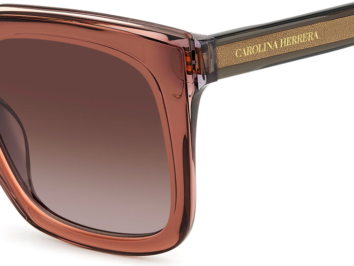 CAROLINA HERRERA HE0249/G/S marrón claro, detalle del logotipo y la bisagra 