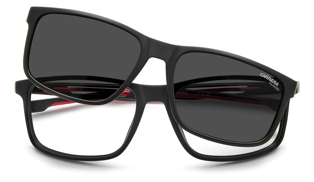 CARRERA CA 8933/C negro mate y rojo, vista frontal con varillas plegadas y clip solar levantado 