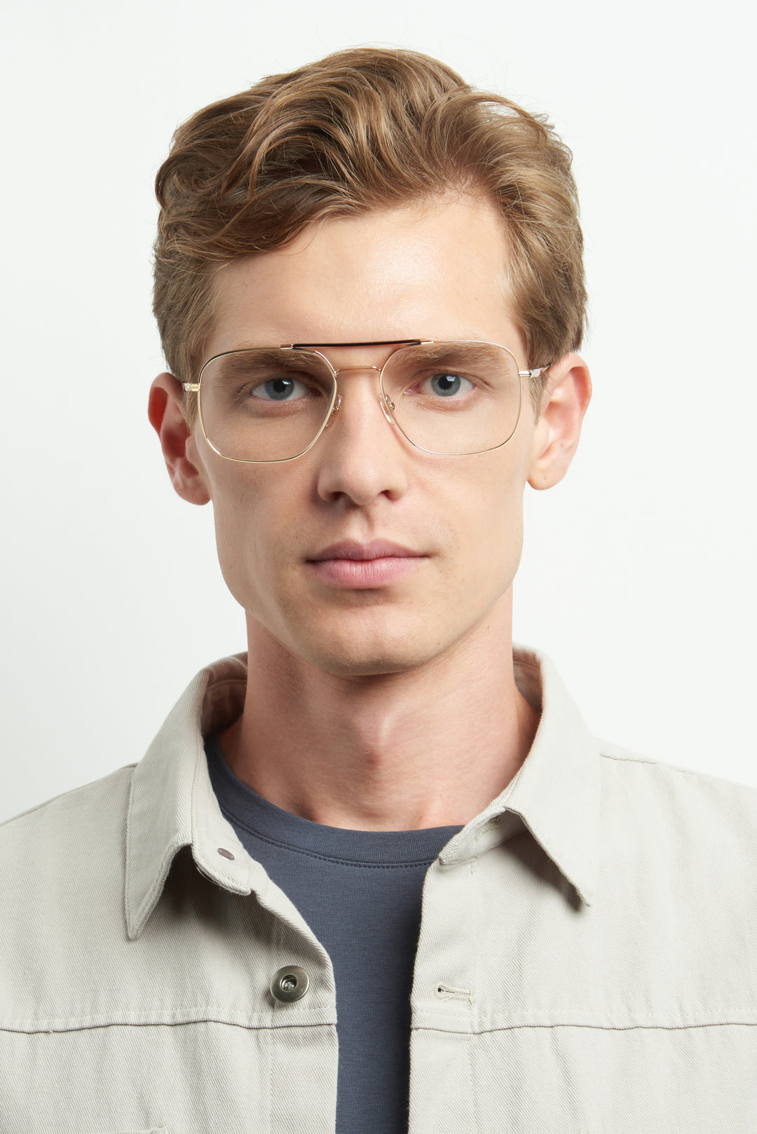 CARRERA CA 290 dorado, vista en modelo masculino frontal 