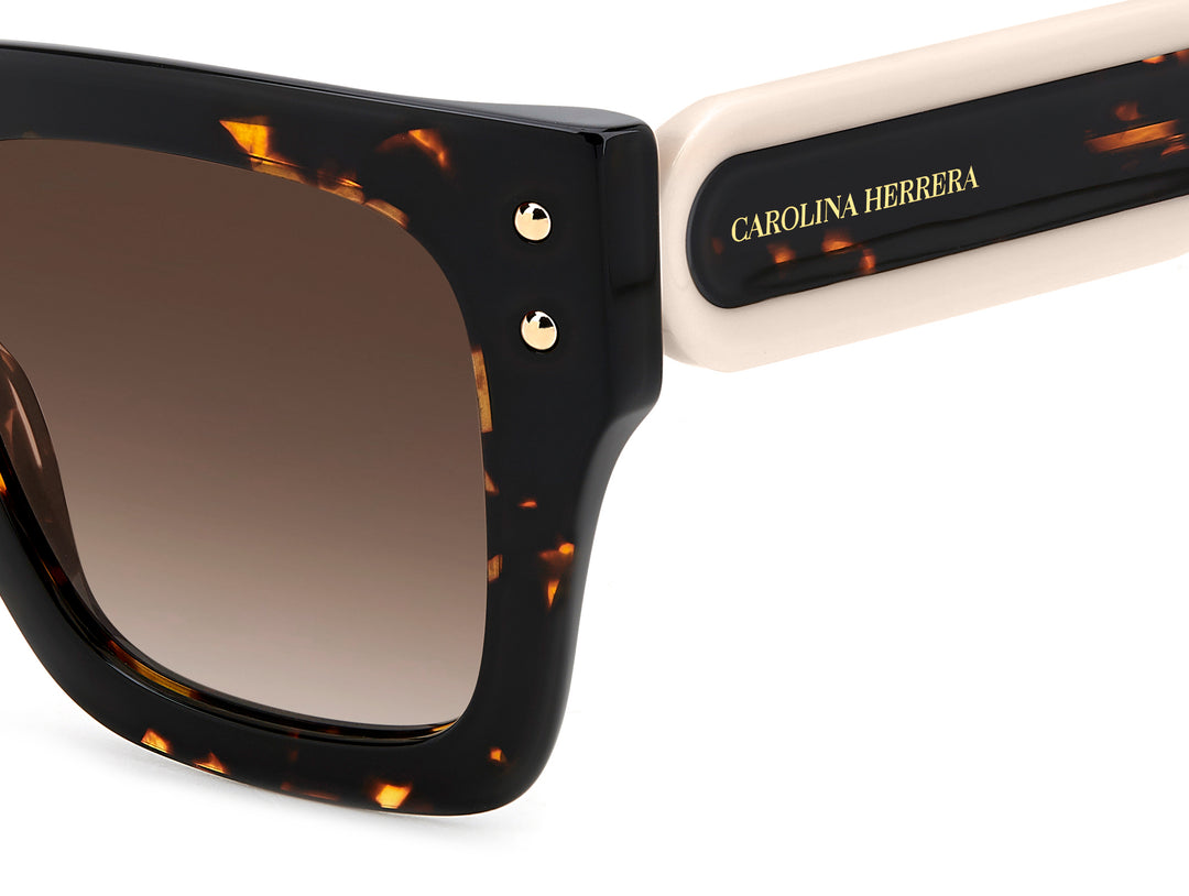 CAROLINA HERRERA HE0255/S havana, detalle del logotipo y la bisagra 