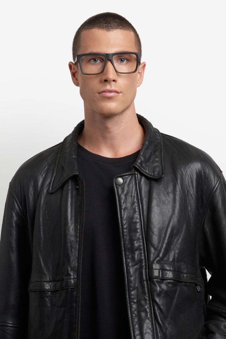 CARRERA CA VICTORY C 06 negro mate, vista en modelo frontal 