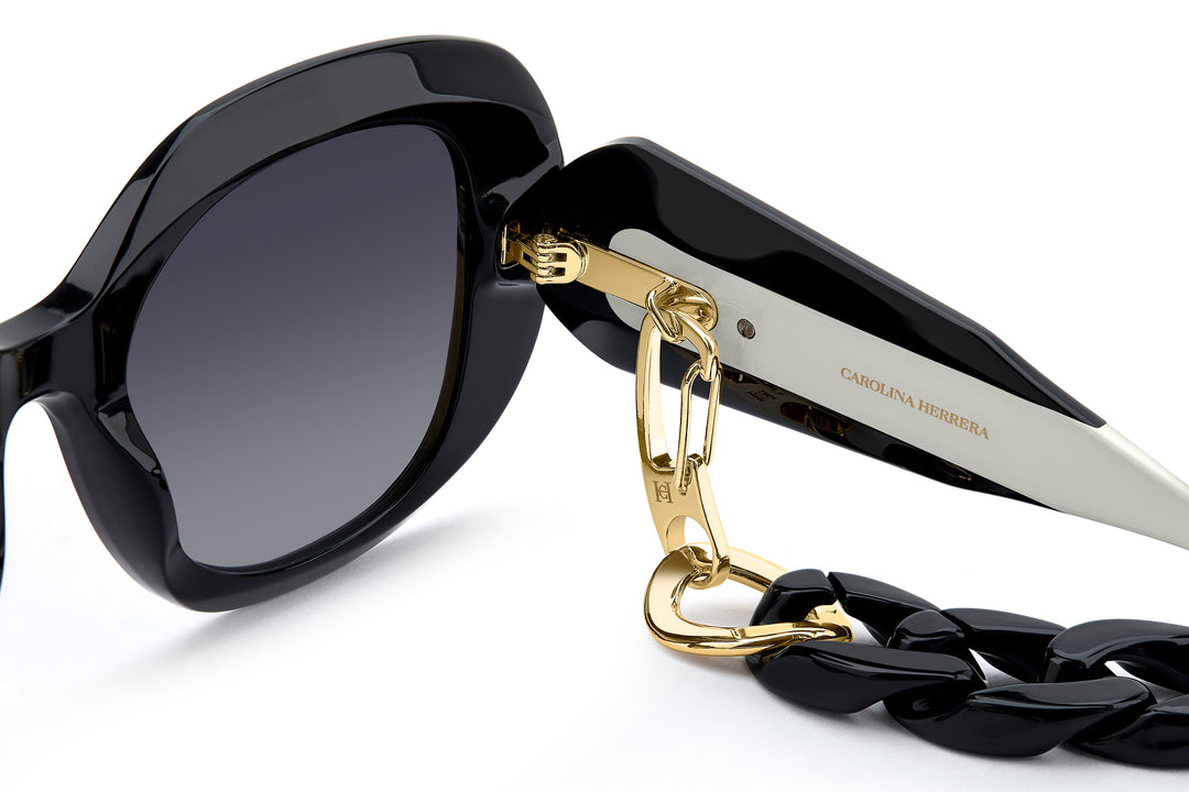 CAROLINA HERRERA HE0254/S negro y blanco, detalle de la cadena y su enganche 