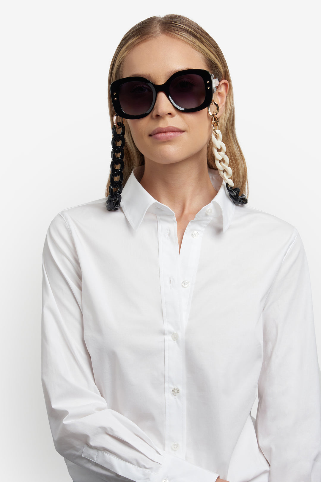 CAROLINA HERRERA HE0254/S negro y blanco, vista en modelo frontal 